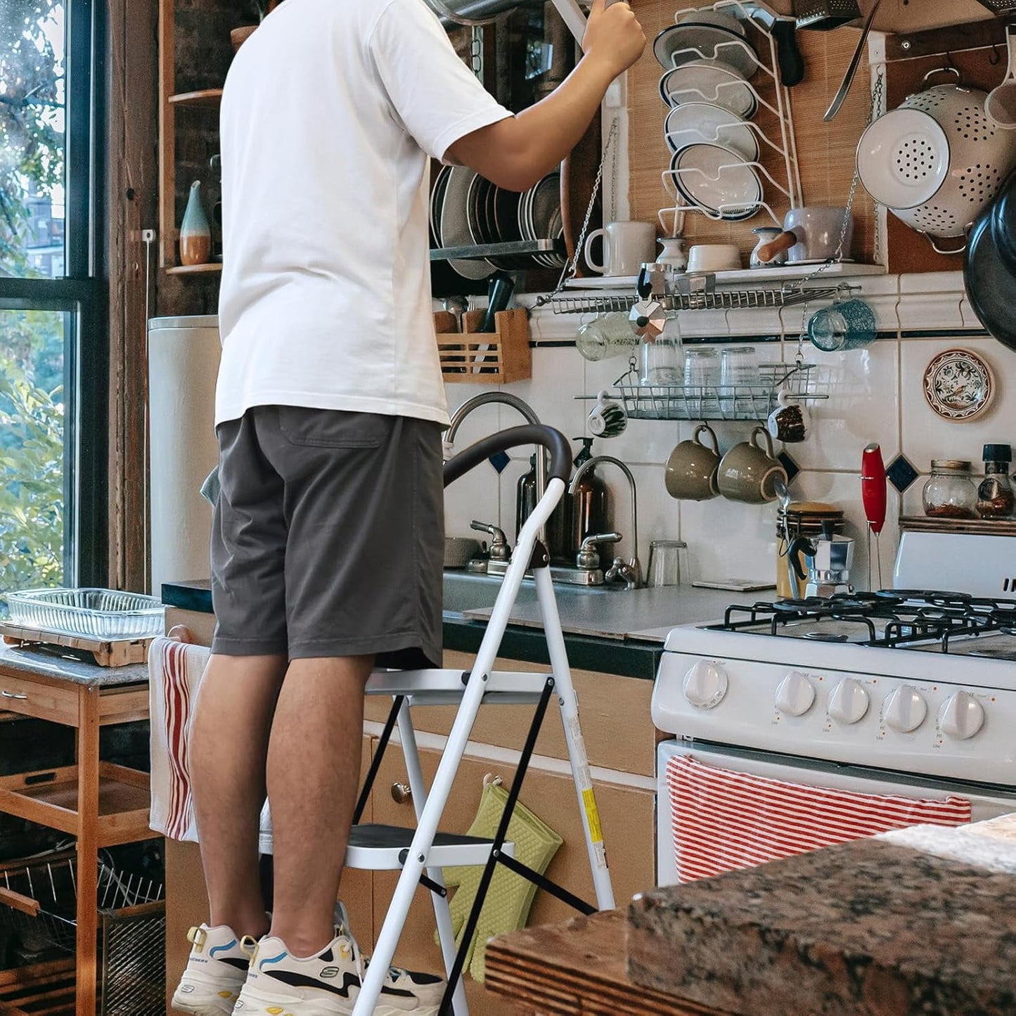 5 Step Ladder, Upgo Folding Step Stool with Extra Wide Anti-Slip Pedal, 330lbs Lightweight Portable Sturdy Steel Ladders with Handgrip for Household Kitchen Office Outdoor